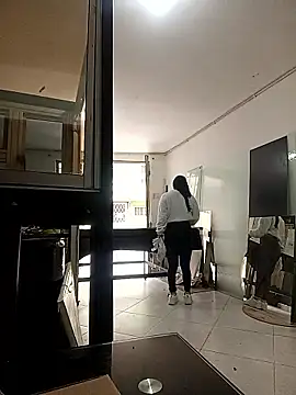 Snapshot of _Luna-1 chatting on 10.10.25 Luna-1 online show from 10.10.25