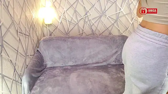 Charming LIA online show from 11.27.25