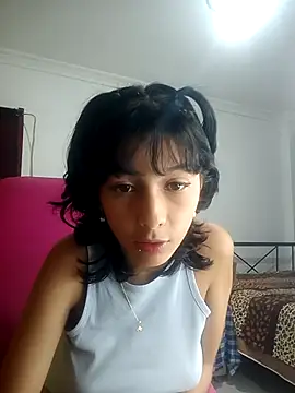 Snapshot of xoxo_milk chatting on 09.22.25 xoxo milk online show from 09.22.25