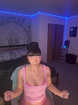 MaciiMayy online show from 04.11.26