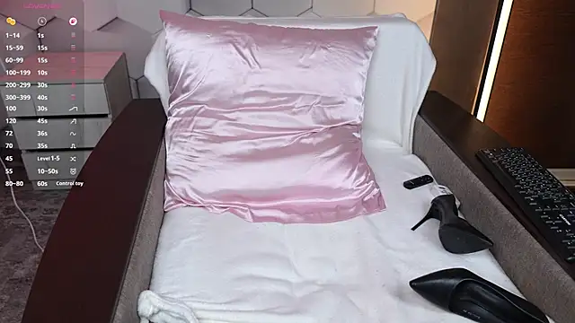 HottieEmma online show from 04.09.26