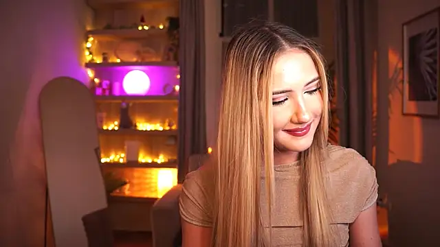 Snapshot of miumiiuu chatting on 10.27.25 miumiiuu online show from 10.27.25