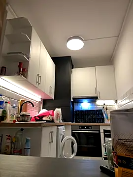 HotLenaX online show from 11.04.25