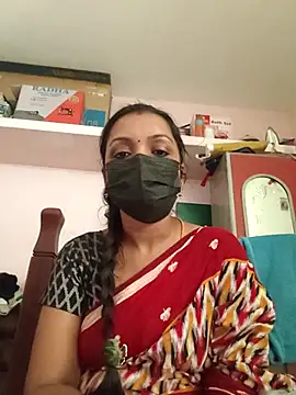 Snapshot of Tamil_Swathi chatting on 12.14.25 Tamil Swathi online show from 12.14.25