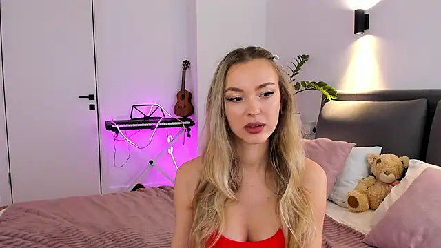 Snapshot of Kelly__Gray chatting on 04.01.26 Kelly Gray online show from 04.01.26