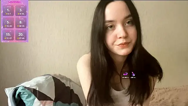 Snapshot of VividSienna chatting on 10.09.25 VividSienna online show from 10.09.25