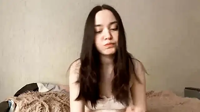 Snapshot of VividSienna chatting on 10.20.25 VividSienna online show from 10.20.25