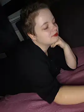 Snapshot of Katy2323 chatting on 10.20.25 Katy2323 online show from 10.20.25