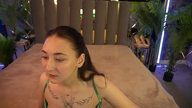 SashaDuvalle online show from 10.04.25