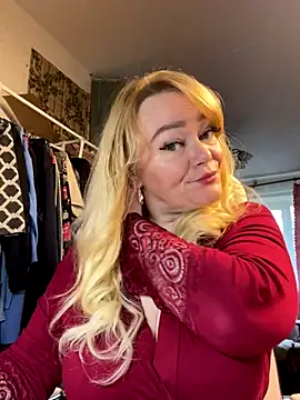 Snapshot of Sweet-blonde chatting on 09.26.25 Sweet-blonde online show from 09.26.25