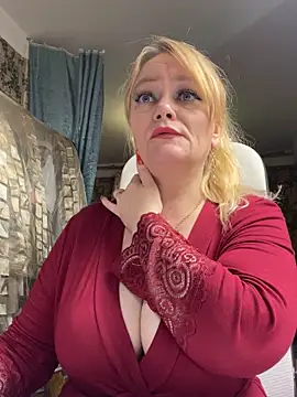 Snapshot of Sweet-blonde chatting on 11.11.25 Sweet-blonde online show from 11.11.25