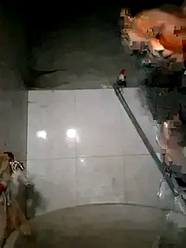 xuxulovezz online show from 10.21.25