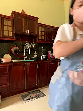 Helen-Tran online show from 10.07.25