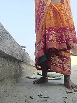 Snapshot of reya743 chatting on 02.18.26 reya743 online show from 02.18.26