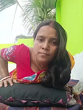 Snapshot of reya743 chatting on 02.19.26 reya743 online show from 02.19.26