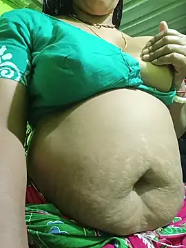 Snapshot of reya743 chatting on 02.20.26 reya743 online show from 02.20.26