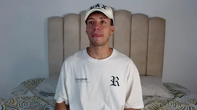 aroncooper1 online show from 11.01.25