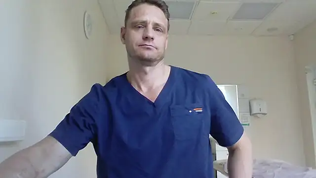 Snapshot of Freeze_Fire chatting on 09.28.25 Freeze Fire online show from 09.28.25