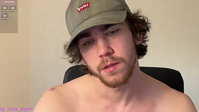 Snapshot of luca_syn chatting on 11.03.25 luca syn online show from 11.03.25
