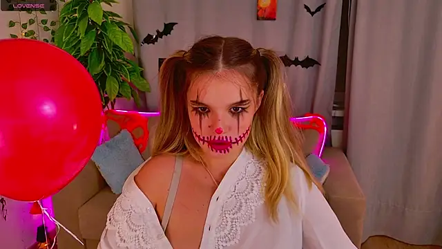 KellyHayden online show from 10.31.25