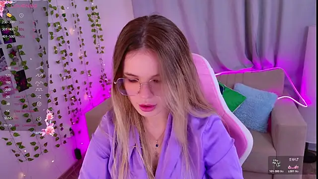 KellyHayden online show from 02.06.26