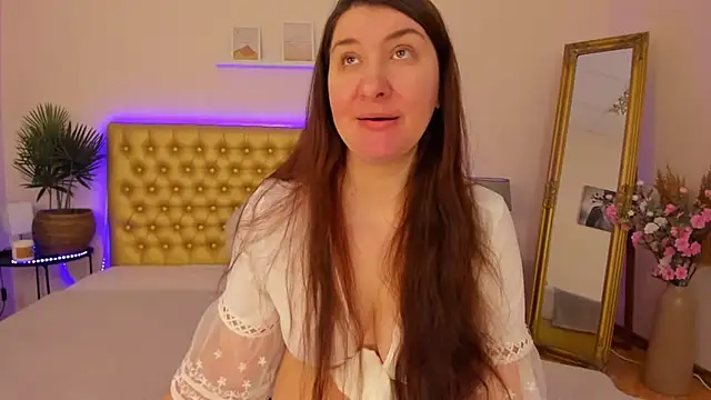 TrishaDarks online show from 03.02.26