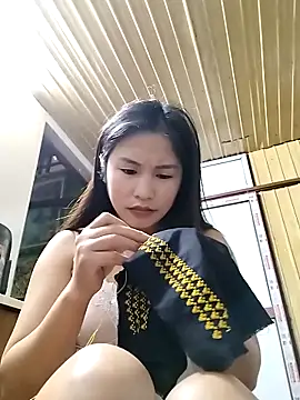 Snapshot of Mai4568 chatting on 10.30.25 Mai4568 online show from 10.30.25