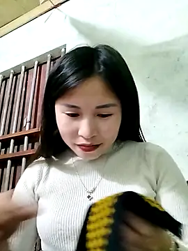 Snapshot of Mai4568 chatting on 10.31.25 Mai4568 online show from 10.31.25