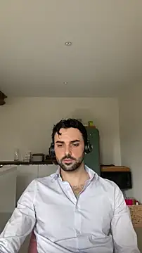 Snapshot of eauminerale chatting on 02.19.26 eauminerale online show from 02.19.26