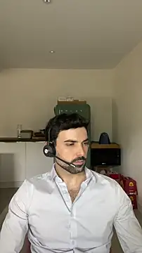 Snapshot of eauminerale chatting on 04.27.26 eauminerale online show from 04.27.26