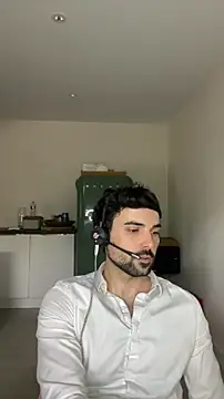 Snapshot of eauminerale chatting on 04.29.26 eauminerale online show from 04.29.26