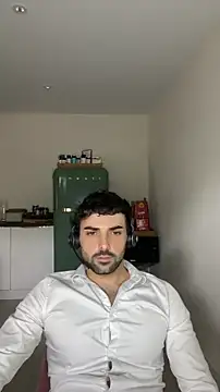 Snapshot of eauminerale chatting on 06.04.26 eauminerale online show from 06.04.26