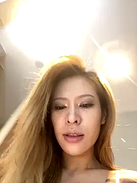 miumiu-66 online show from 10.28.25