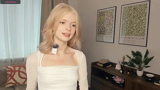 LaureMestler online show from 10.17.25