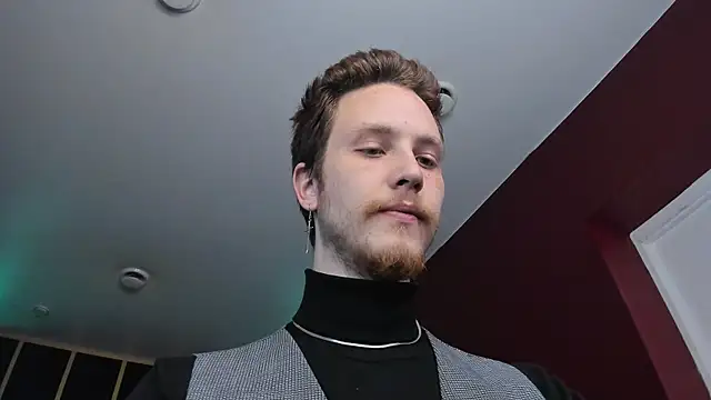 Snapshot of LeoMooree chatting on 11.21.25 LeoMooree online show from 11.21.25