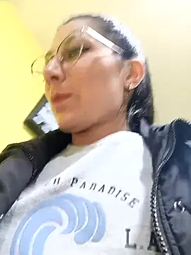 Snapshot of Mia-love-03 chatting on 10.07.25 Mia-love-03 online show from 10.07.25