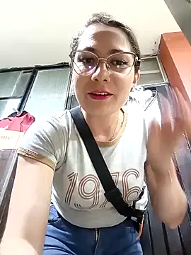 Snapshot of Mia-love-03 chatting on 10.24.25 Mia-love-03 online show from 10.24.25