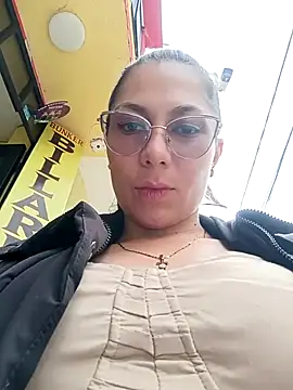 Snapshot of Mia-love-03 chatting on 11.05.25 Mia-love-03 online show from 11.05.25