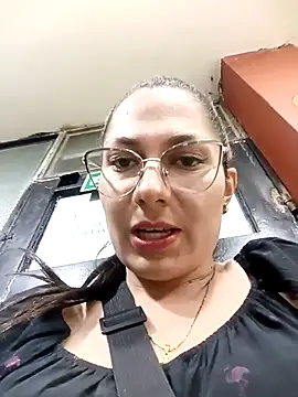 Snapshot of Mia-love-03 chatting on 11.07.25 Mia-love-03 online show from 11.07.25