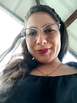 Snapshot of Mia-love-03 chatting on 11.26.25 Mia-love-03 online show from 11.26.25