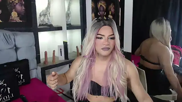 Snapshot of Sophia_hott01 chatting on 11.03.25 Sophia hott01 online show from 11.03.25