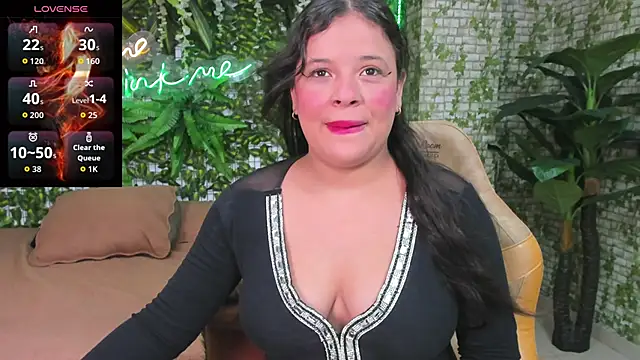 Snapshot of SofiaaBigBoobs chatting on 10.07.25 SofiaaBigBoobs online show from 10.07.25