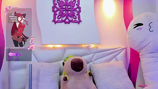 Snapshot of isa__fox chatting on 10.21.25 isa fox online show from 10.21.25