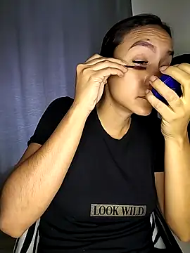 Mia-Reyes online show from 10.15.25