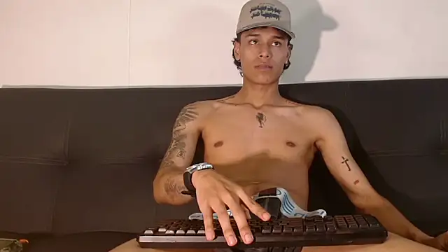 Frayhot777 online show from 10.23.25