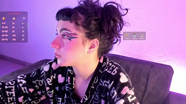 kitty  chs online show from 10.30.25