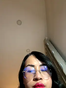 EllieYoon online show from 12.04.25