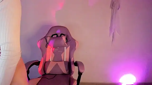 zakura Haruno online show from 12.03.25