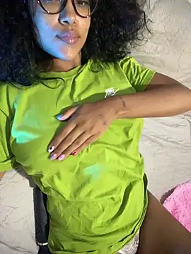 miiabrown18 online show from 11.27.25