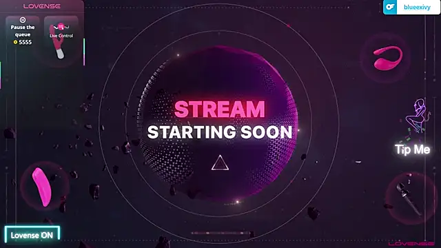 Snapshot of luluubloomm chatting on 11.19.25 luluubloomm online show from 11.19.25